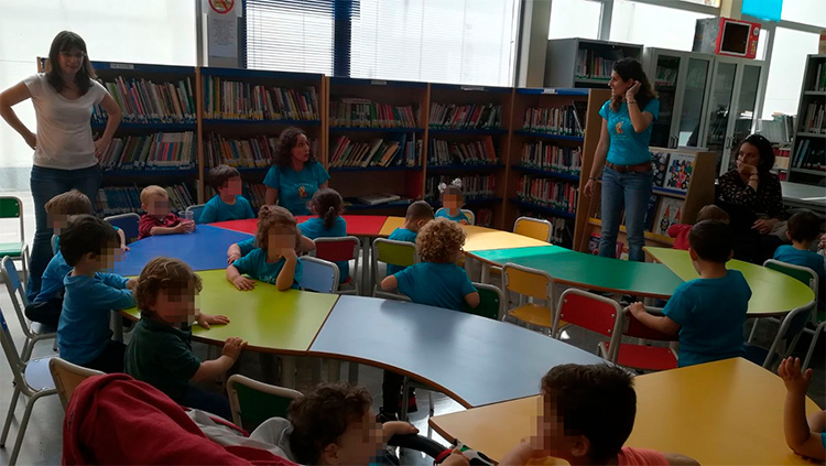 VISITA A LA BIBLIOTECA DEL ALUMNADO DE LA ESCUELA INFANTIL PETETE