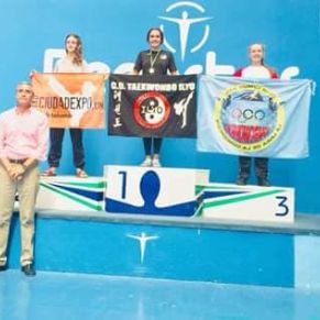 42723588_2300705393292633_297902818595962880_n